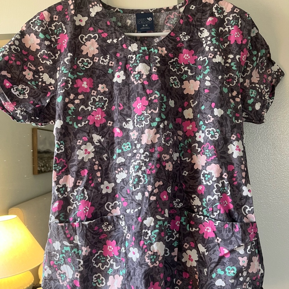 Floral Print Scrub Top